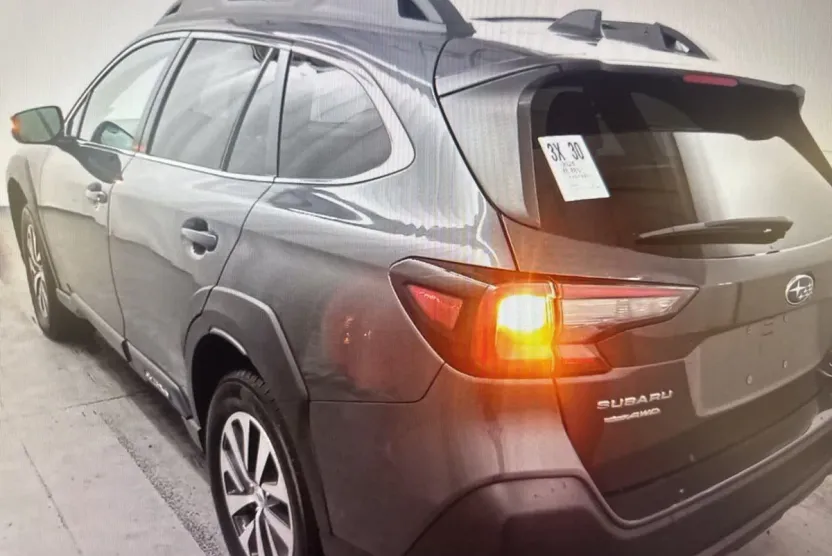 2024 Subaru Outback Premium photo 1
