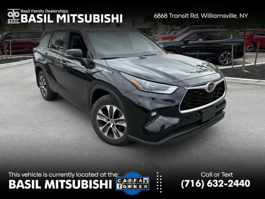 2022 Toyota Highlander XLE photo 1
