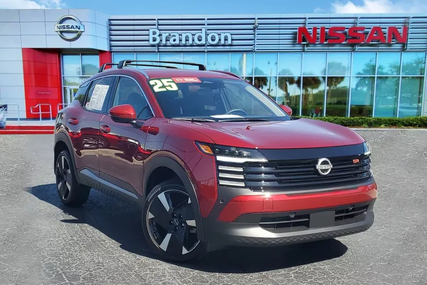 2025 Nissan Kicks SR photo 1