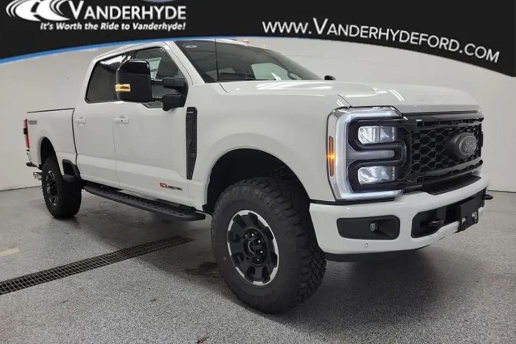 2026 Ford F-250 Lariat photo 1