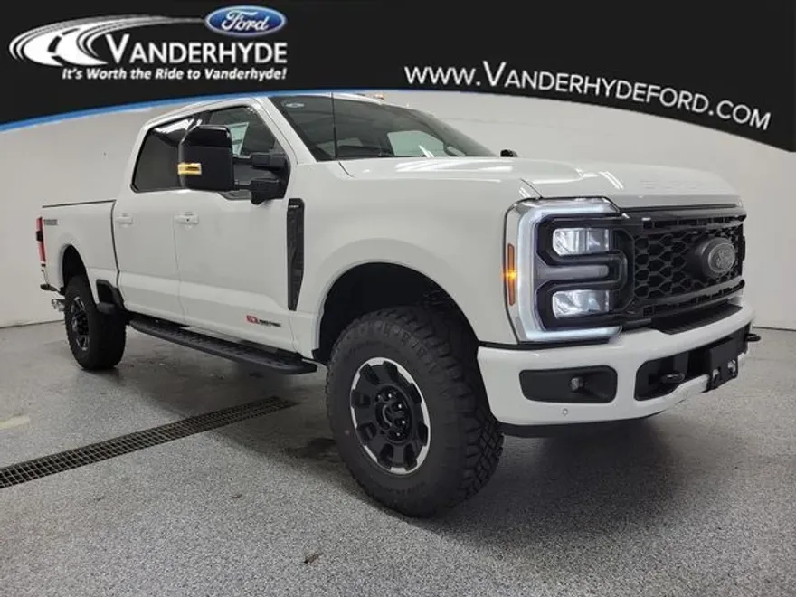 2026 Ford F-250 Lariat photo 1