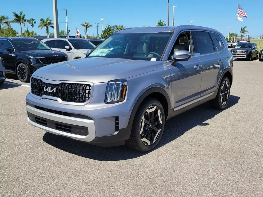 2025 Kia Telluride EX photo 1