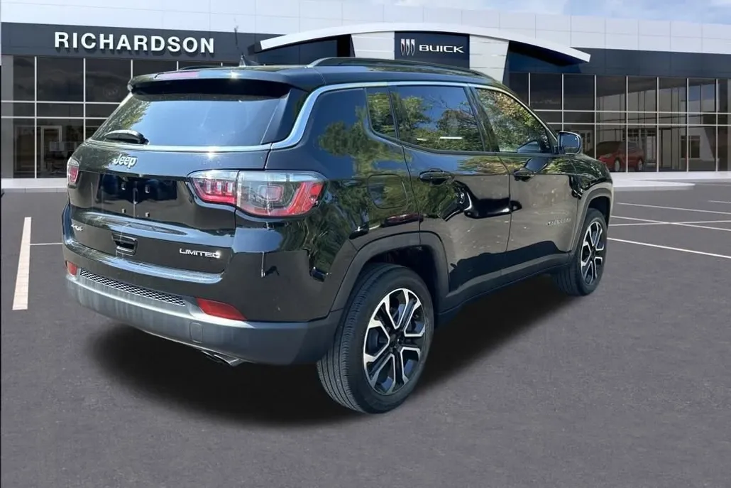 2022 Jeep Compass Limited photo 1