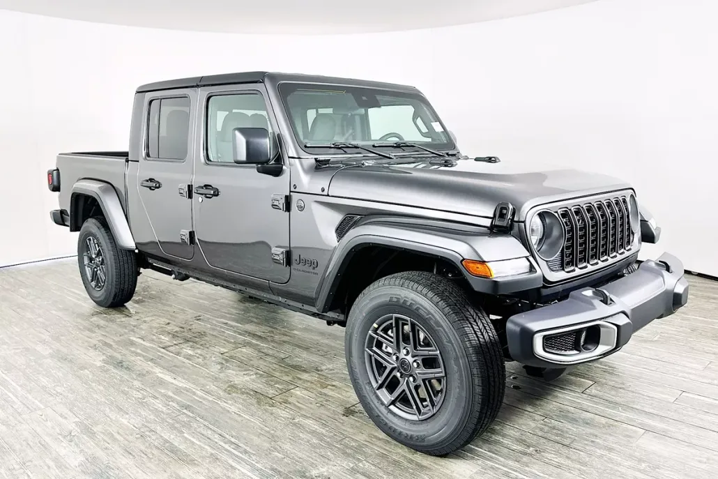 2025 Jeep Gladiator Sport S photo 1
