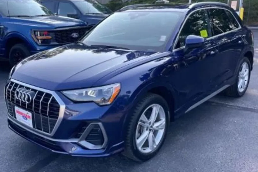 2021 Audi Q3 45 TFSI S line Premium photo 1