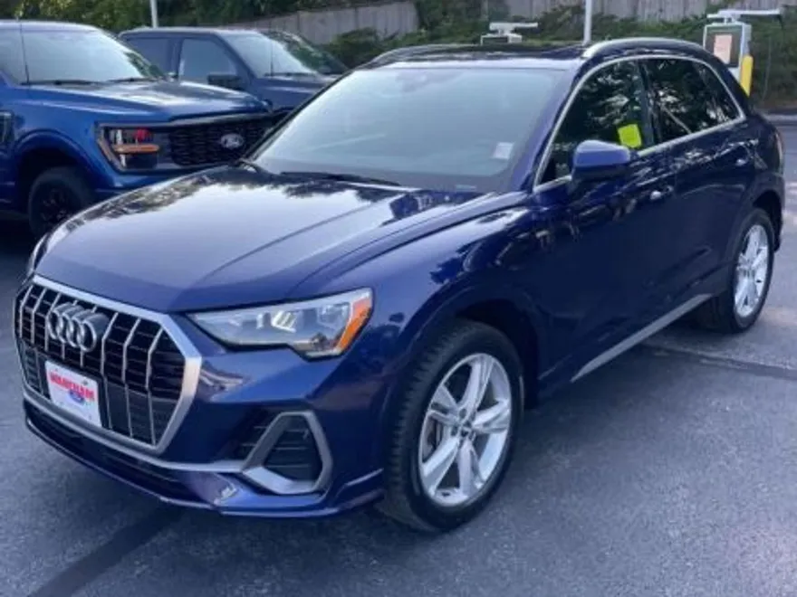 2021 Audi Q3 45 TFSI S line Premium photo 1