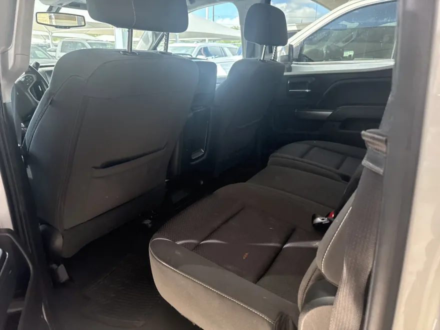 2018 Chevrolet Silverado 1500 LT photo 1