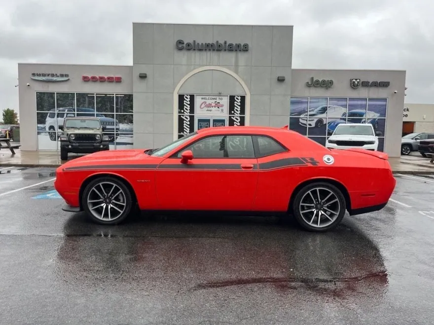 2021 Dodge Challenger R/T photo 1