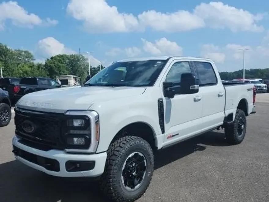 2025 Ford F-350 Lariat photo 1