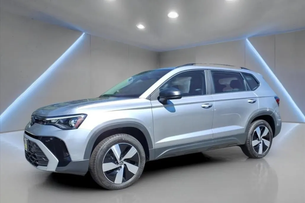 2025 Volkswagen Taos S photo 1