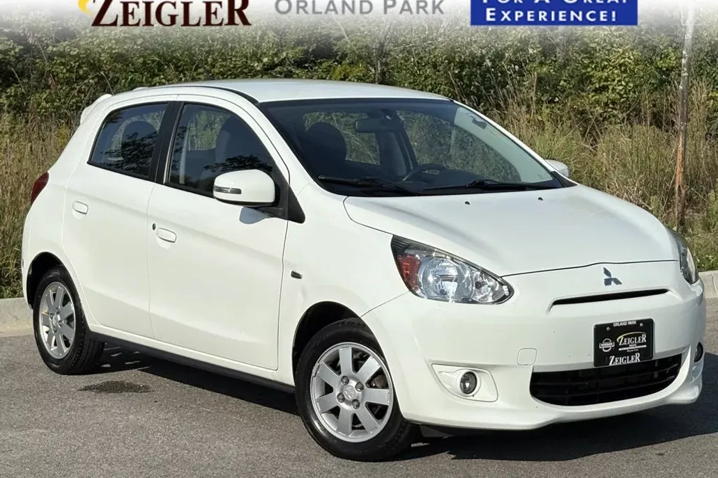 2015 Mitsubishi Mirage ES photo 1