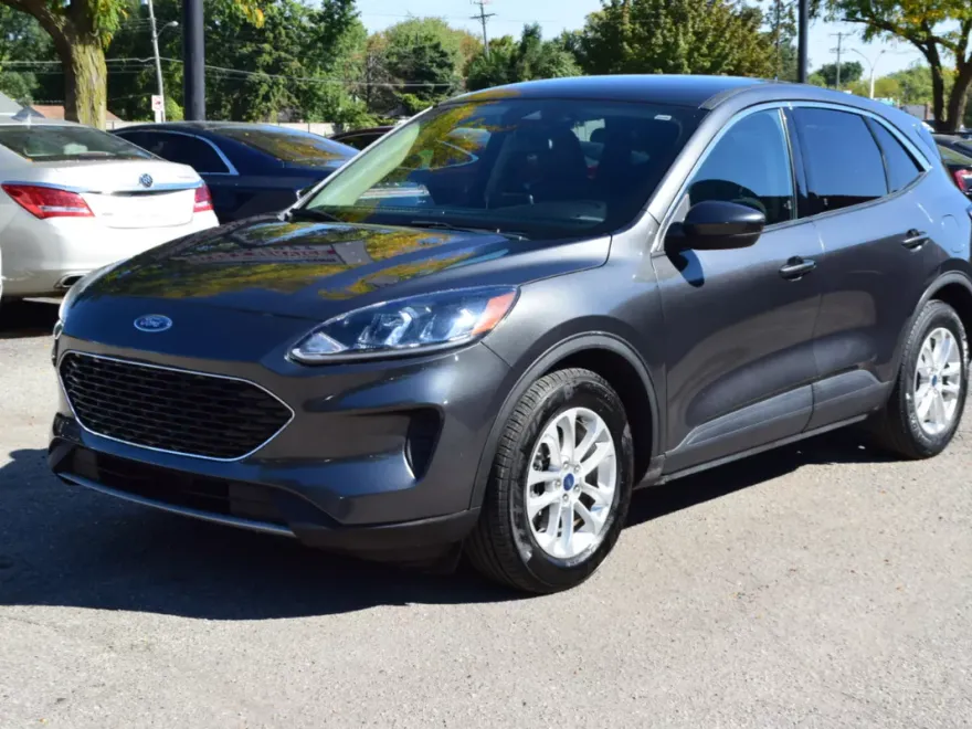 2020 Ford Escape SE photo 1