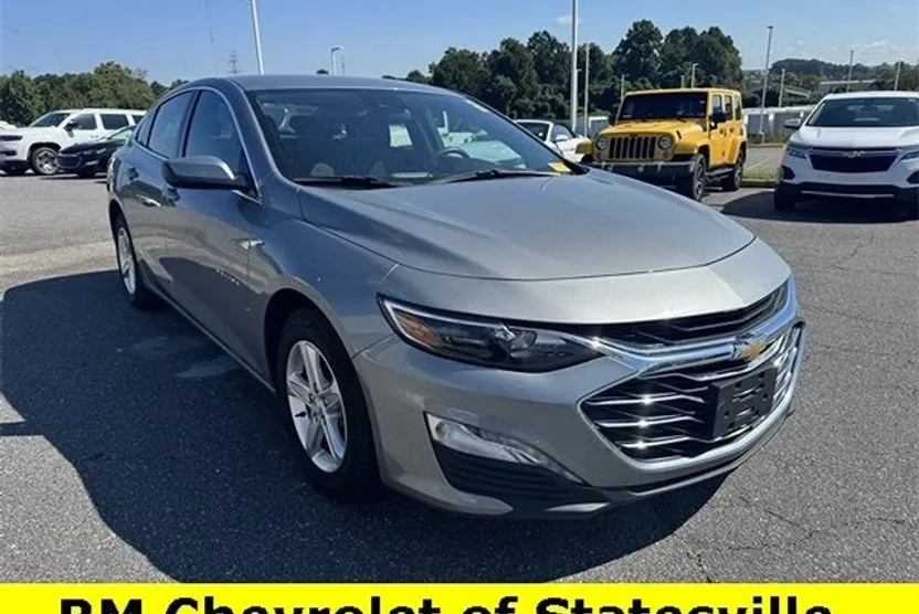 2023 Chevrolet Malibu 1LT photo 1