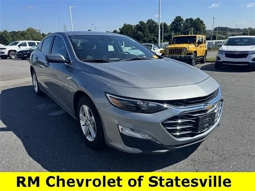2023 Chevrolet Malibu 1LT photo 1