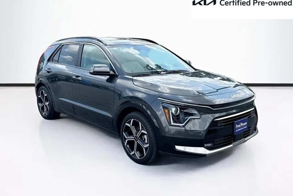 2024 Kia Niro EX Touring photo 1