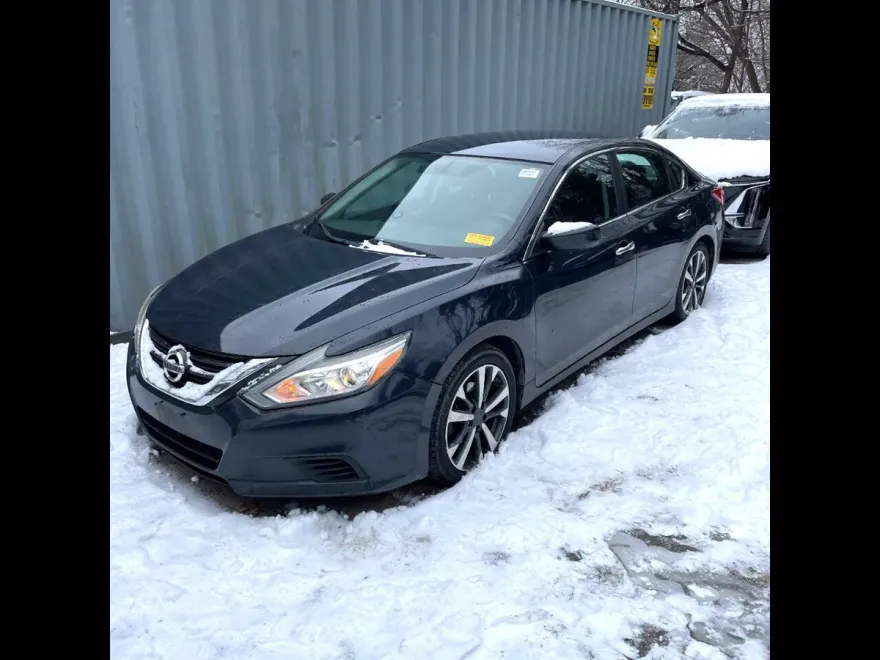 2016 Nissan Altima 2.5 SR photo 1