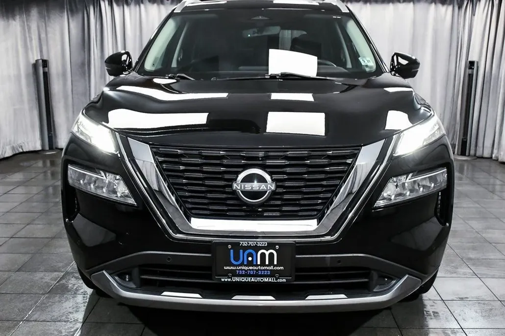 2023 Nissan Rogue SL photo 1