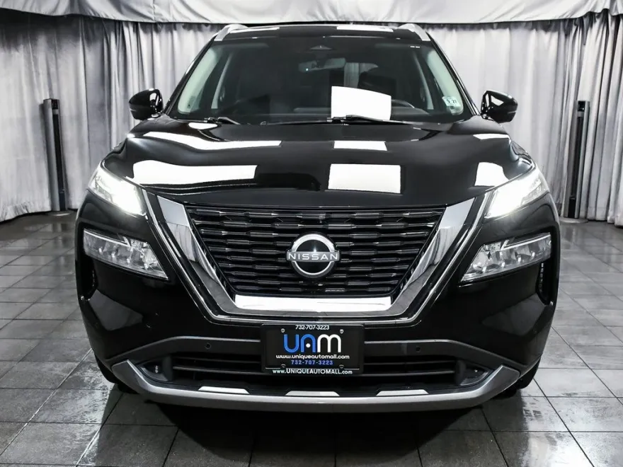 2023 Nissan Rogue SL photo 1