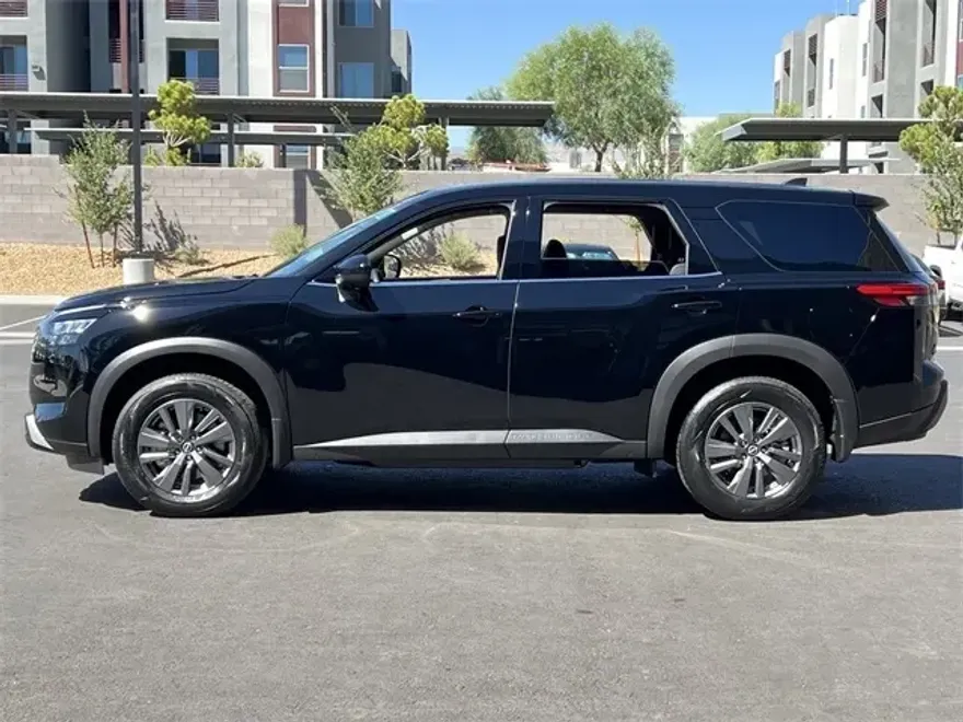 2025 Nissan Pathfinder S photo 1