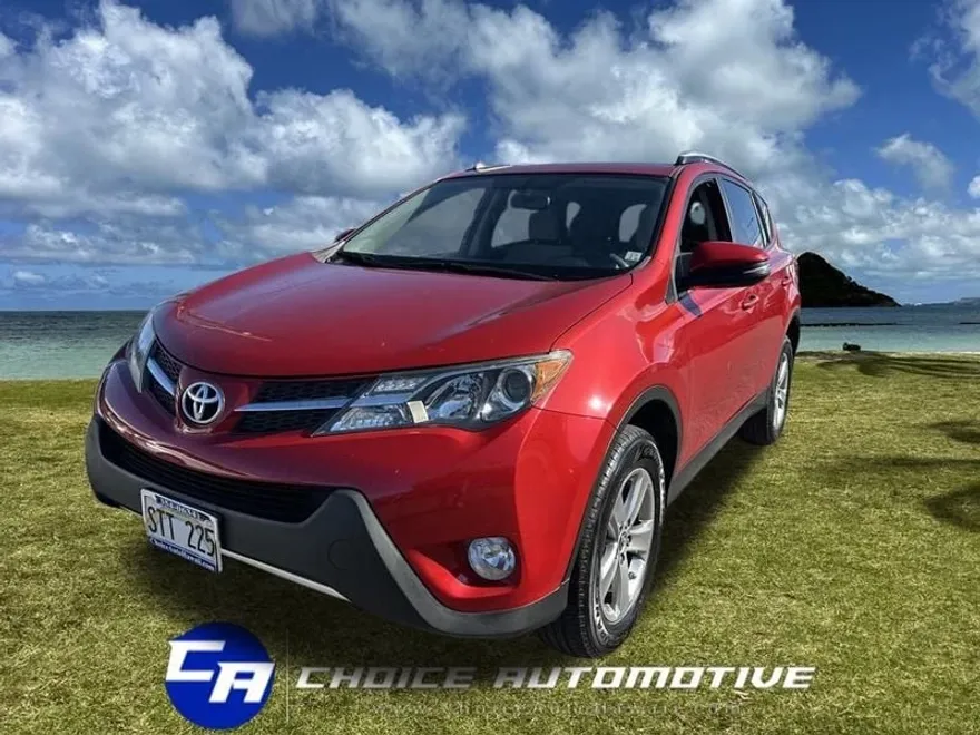 2015 Toyota RAV4 XLE photo 1