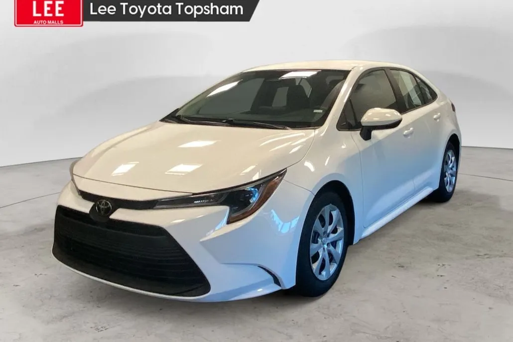 2023 Toyota Corolla LE photo 1