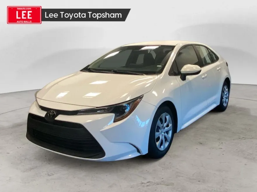 2023 Toyota Corolla LE photo 1
