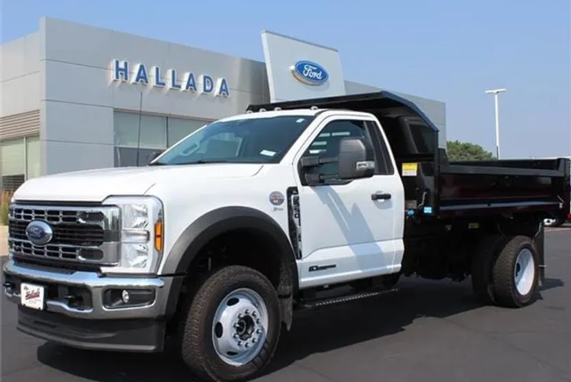 2025 Ford F-550 XL photo 1