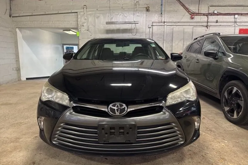 2017 Toyota Camry XLE XSE photo 1