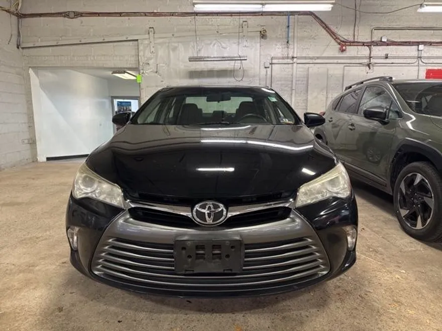 2017 Toyota Camry XLE XSE photo 1
