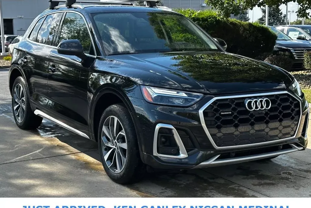 2023 Audi Q5 45 S line Premium Plus photo 1