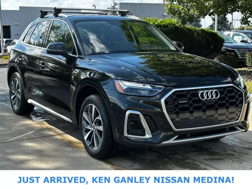 2023 Audi Q5 45 S line Premium Plus photo 1