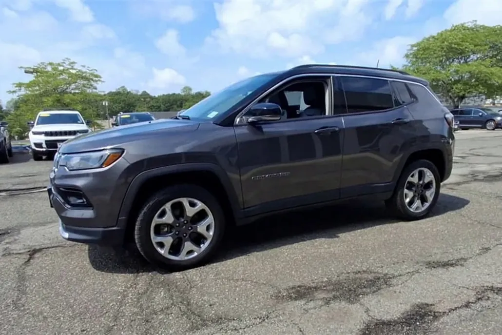 2022 Jeep Compass Limited photo 1
