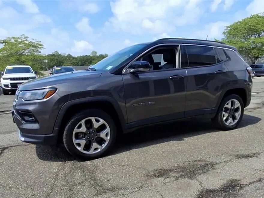 2022 Jeep Compass Limited photo 1