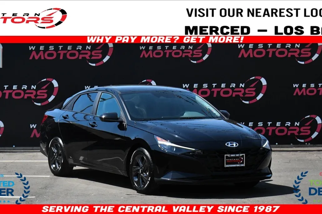 2023 Hyundai Elantra SEL photo 1