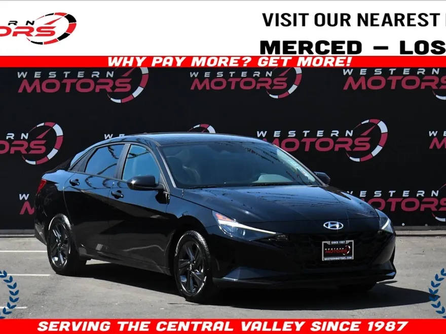 2023 Hyundai Elantra SEL photo 1