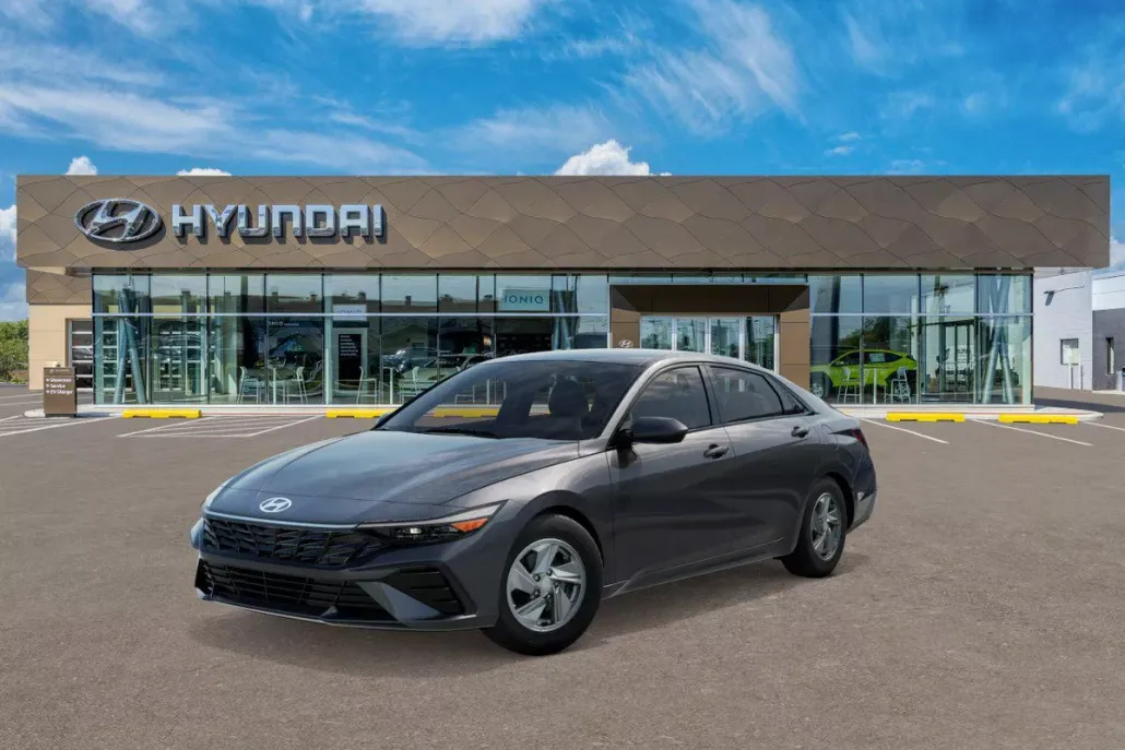 2025 Hyundai Elantra SE photo 1