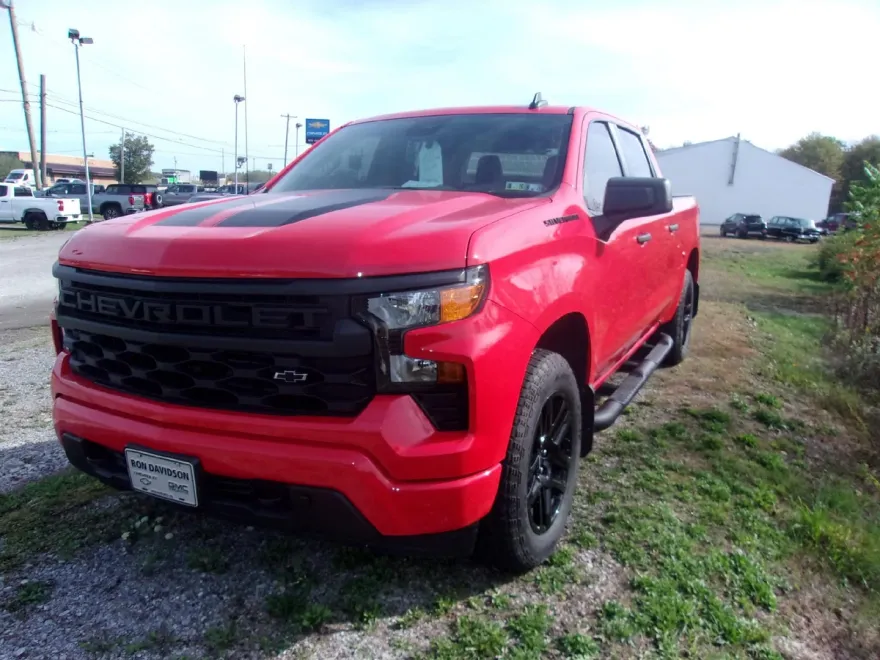 2023 Chevrolet Silverado 1500 Custom photo 1