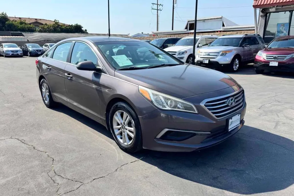 2016 Hyundai Sonata SE photo 1