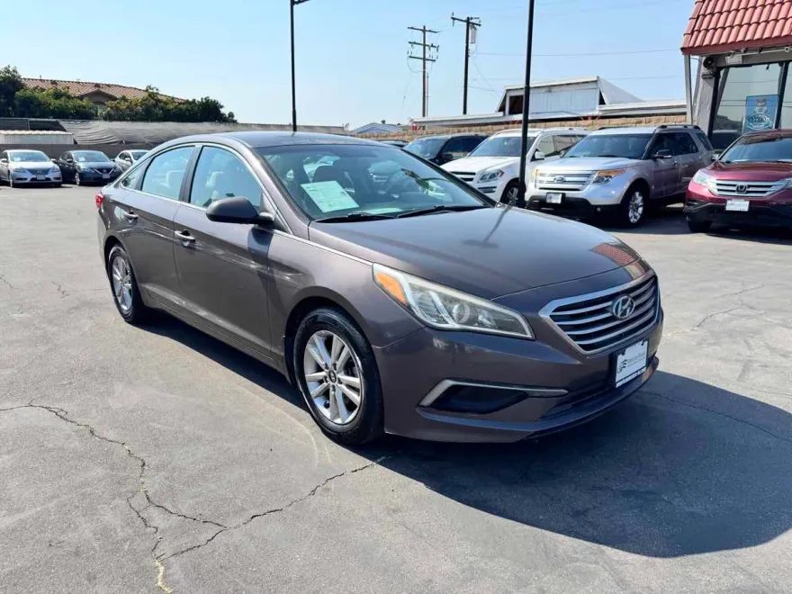 2016 Hyundai Sonata SE photo 1