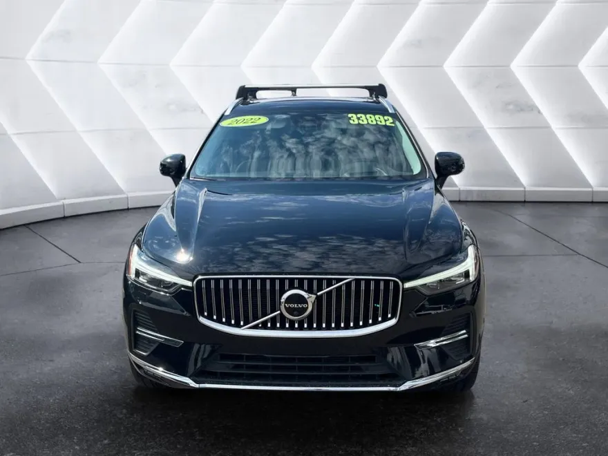 2022 Volvo XC60 B5 Inscription photo 1