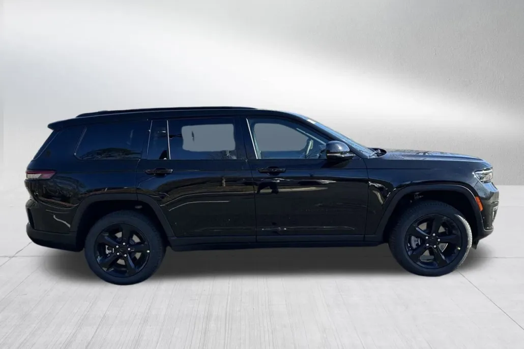 2025 Jeep Grand Cherokee Limited photo 1