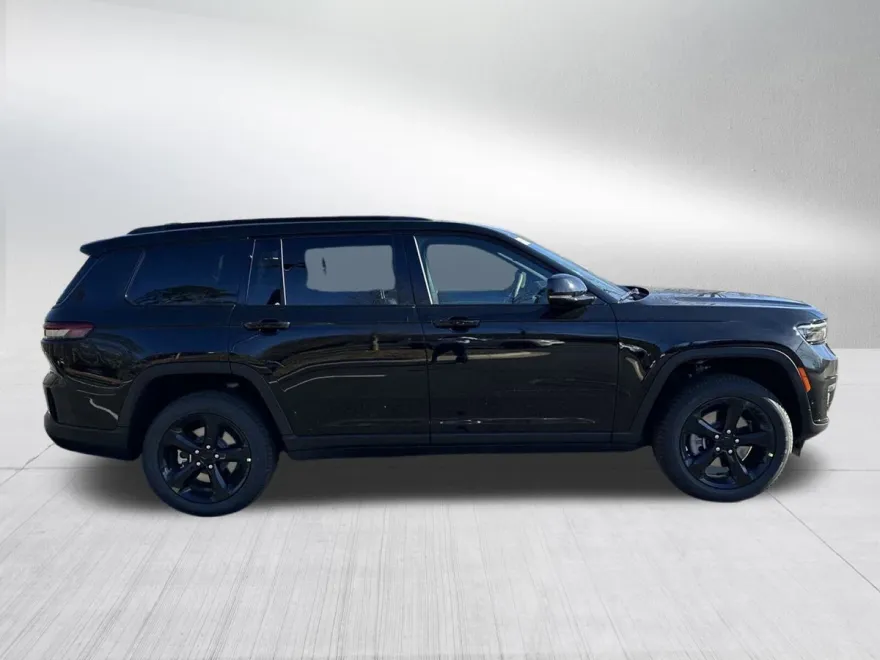 2025 Jeep Grand Cherokee Limited photo 1