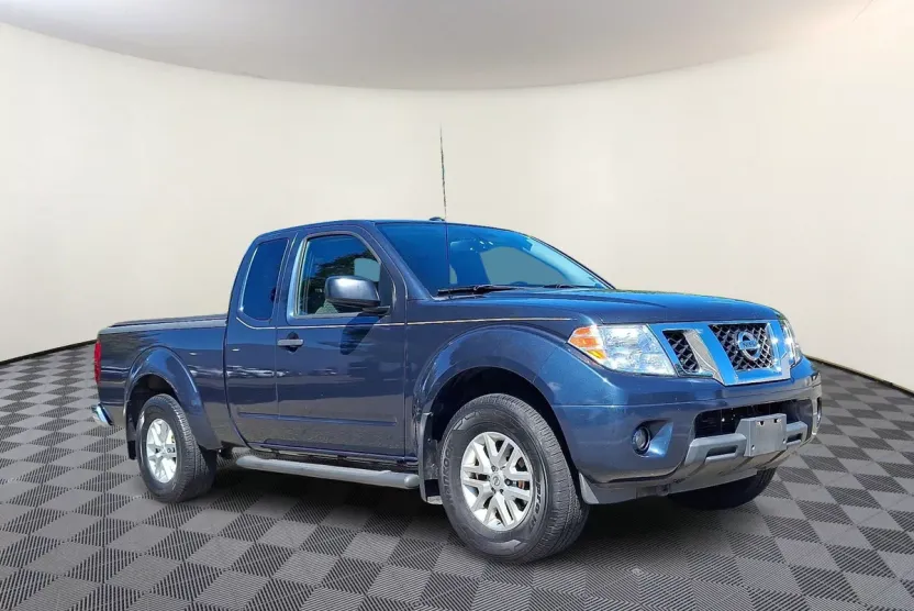 2017 Nissan Frontier SV photo 1