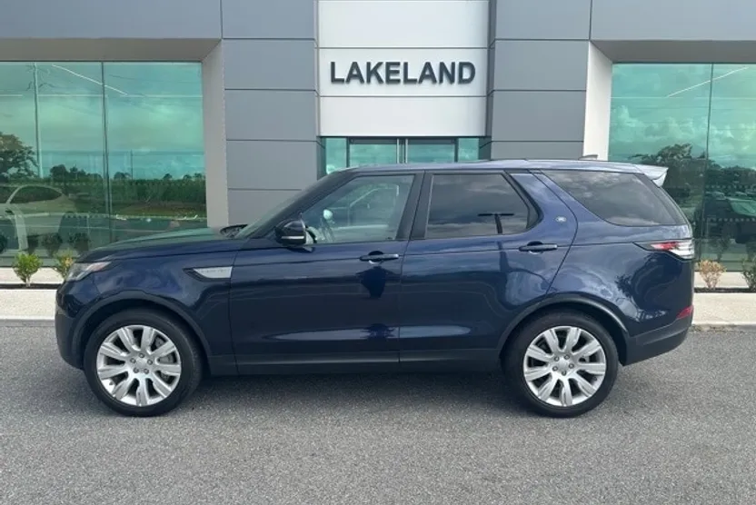2018 Land Rover Discovery SE photo 1