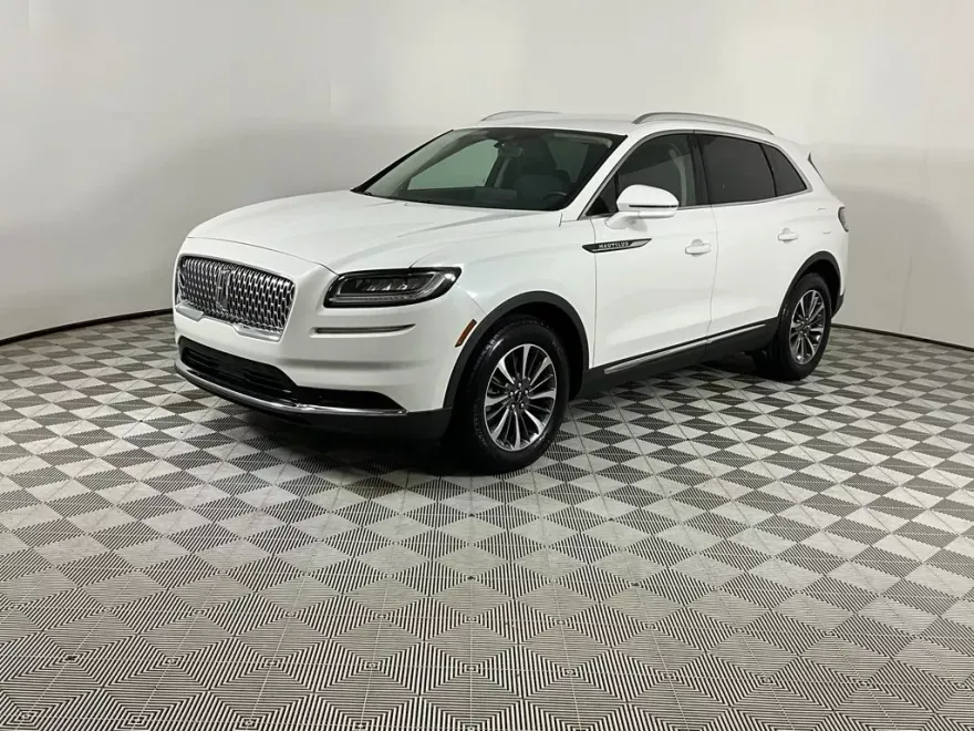 2023 Lincoln Nautilus Standard photo 1