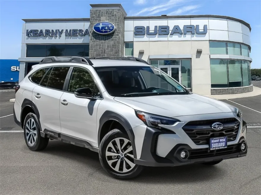2025 Subaru Outback Premium photo 1