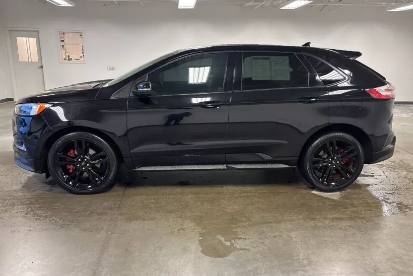 2019 Ford Edge ST photo 1