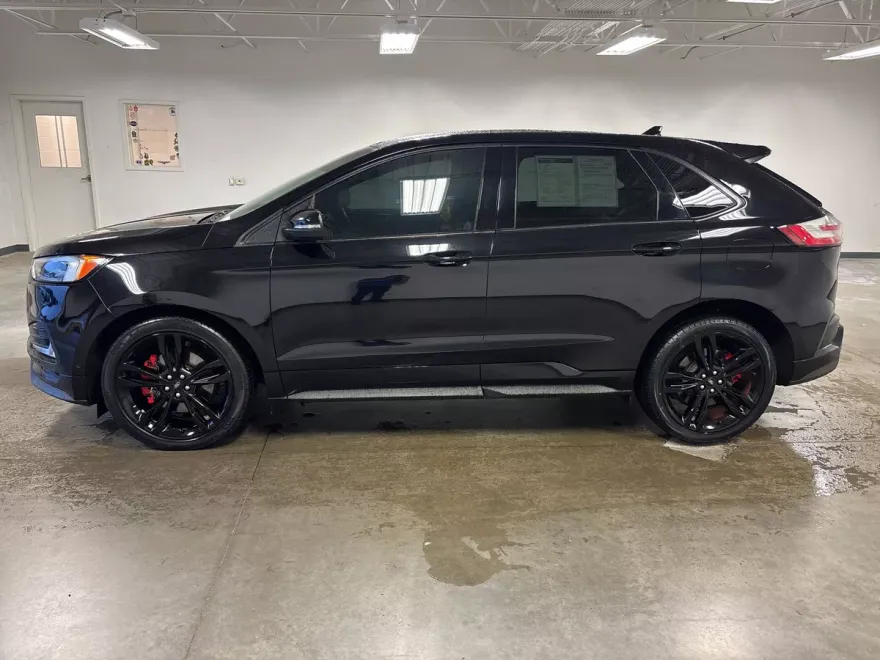 2019 Ford Edge ST photo 1