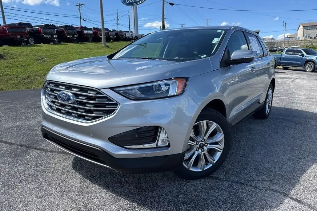 2024 Ford Edge Titanium photo 1