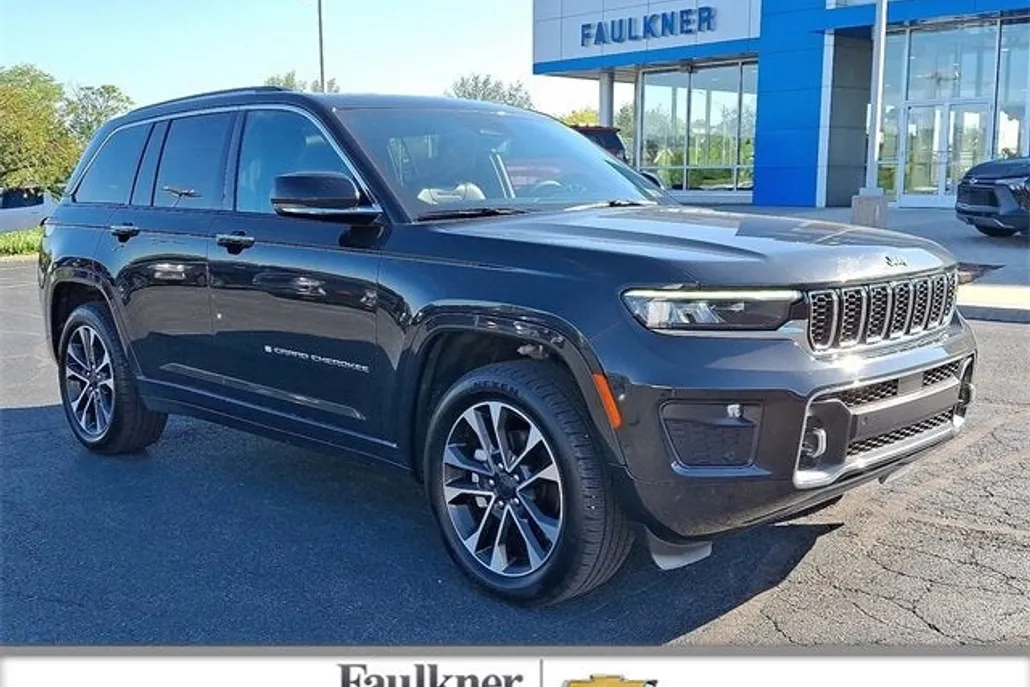 2023 Jeep Grand Cherokee Overland photo 1